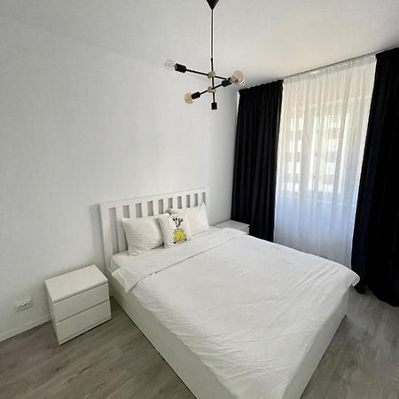 Cozy 1 Bedroom Apartment Oradea Exterior photo