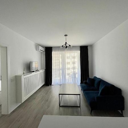 Cozy 1 Bedroom Apartment Oradea Exterior photo